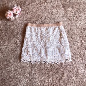 American Eagle cute white skirt